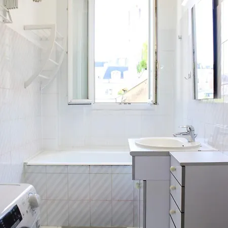 Apartment Spacious In The Heart Of Les Batignolles Paris