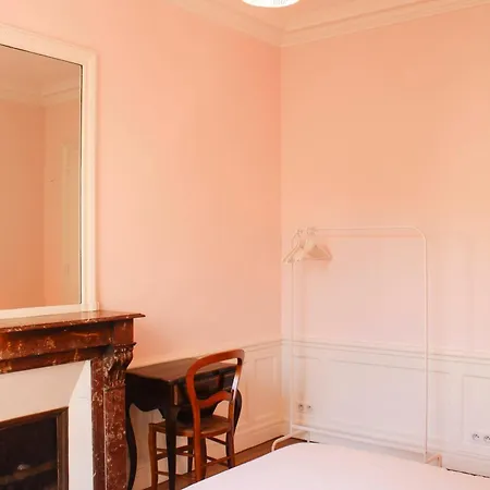 Spacious In The Heart Of Les Batignolles *