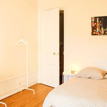 Spacious In The Heart Of Les Batignolles Apartment *