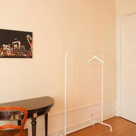 Apartment Spacious In The Heart Of Les Batignolles Paris