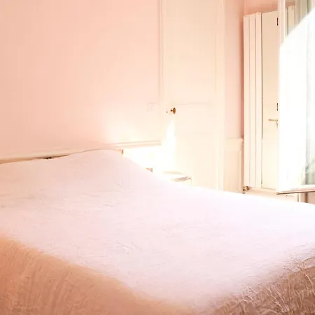 Apartment Spacious In The Heart Of Les Batignolles