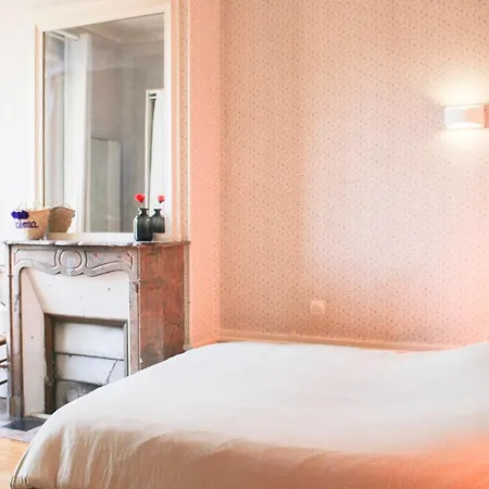 Spacious In The Heart Of Les Batignolles *