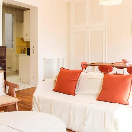 Spacious In The Heart Of Les Batignolles Apartment *